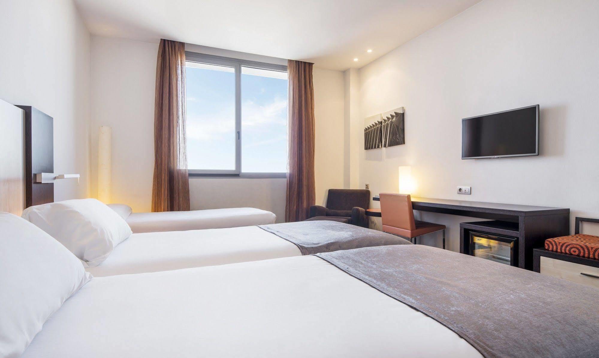 Hotel Ilunion Aqua 4